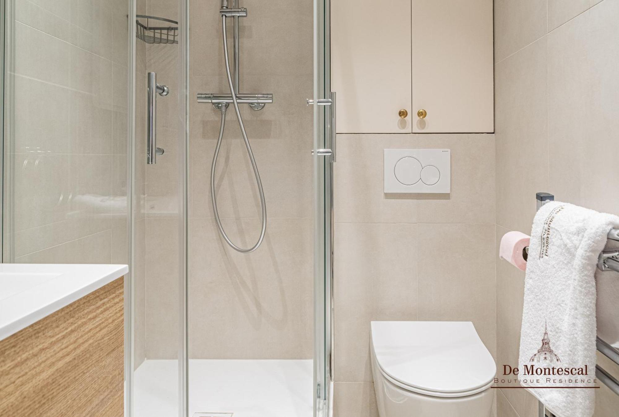 De Montescal- Montparnasse Central With Ac 11 To 14M2 Studio In A Prime Location Paris Luaran gambar