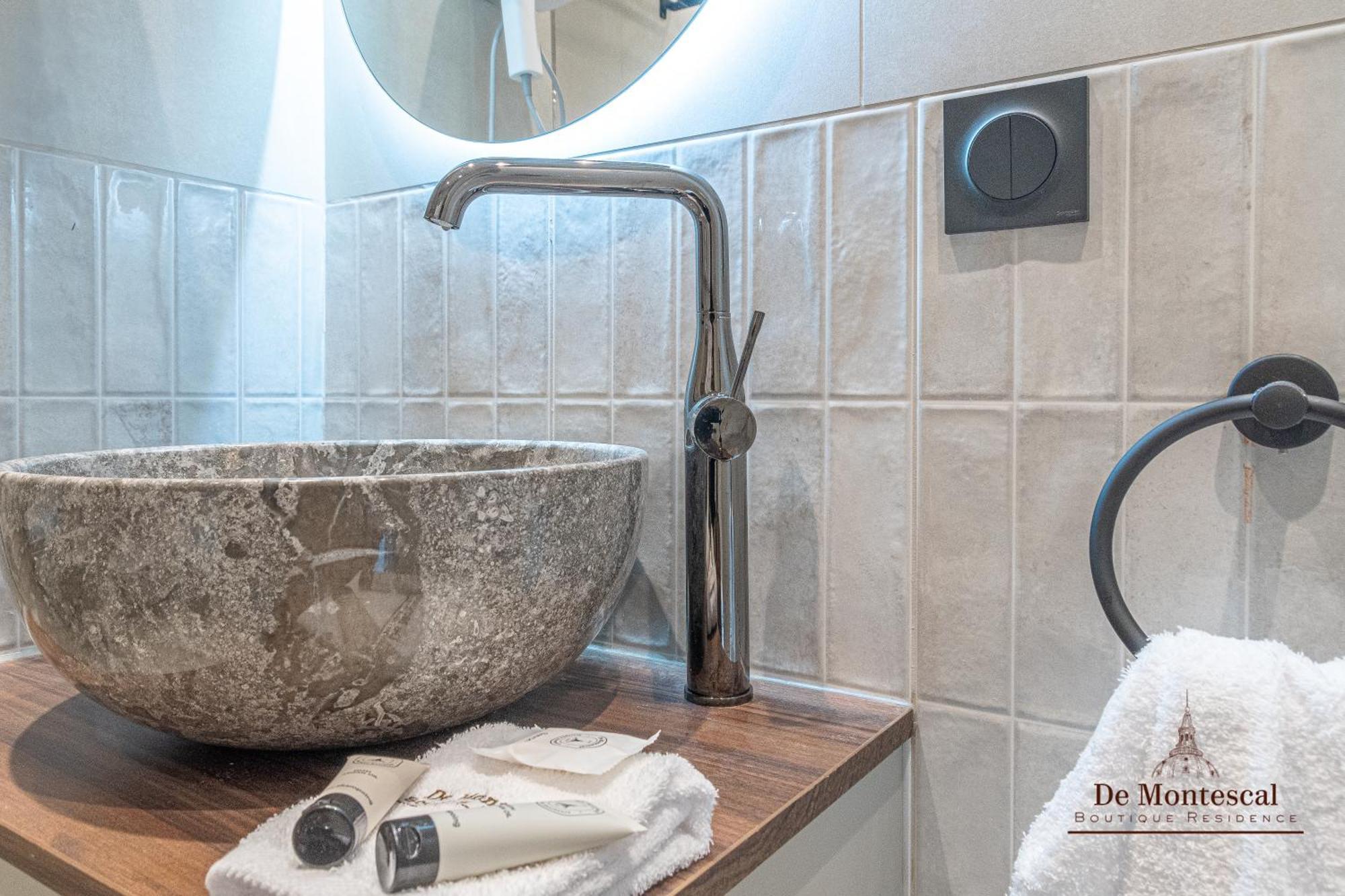 De Montescal- Montparnasse Central With Ac 11 To 14M2 Studio In A Prime Location Paris Luaran gambar